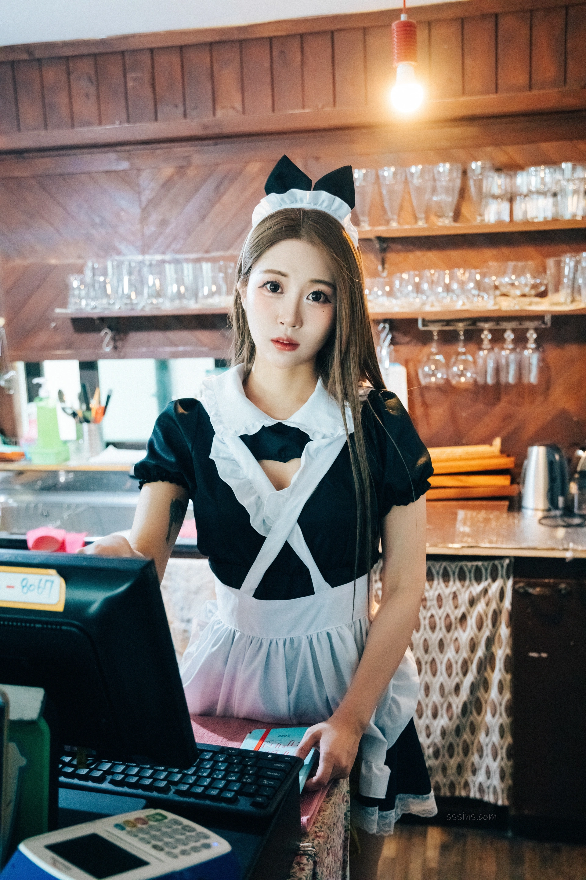 080.[Loozy] Bomi (보미) – Maid cafe 2